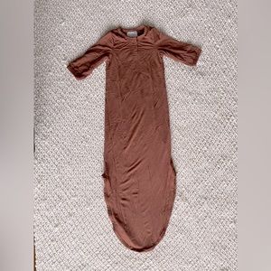 Mebie baby knotted gown